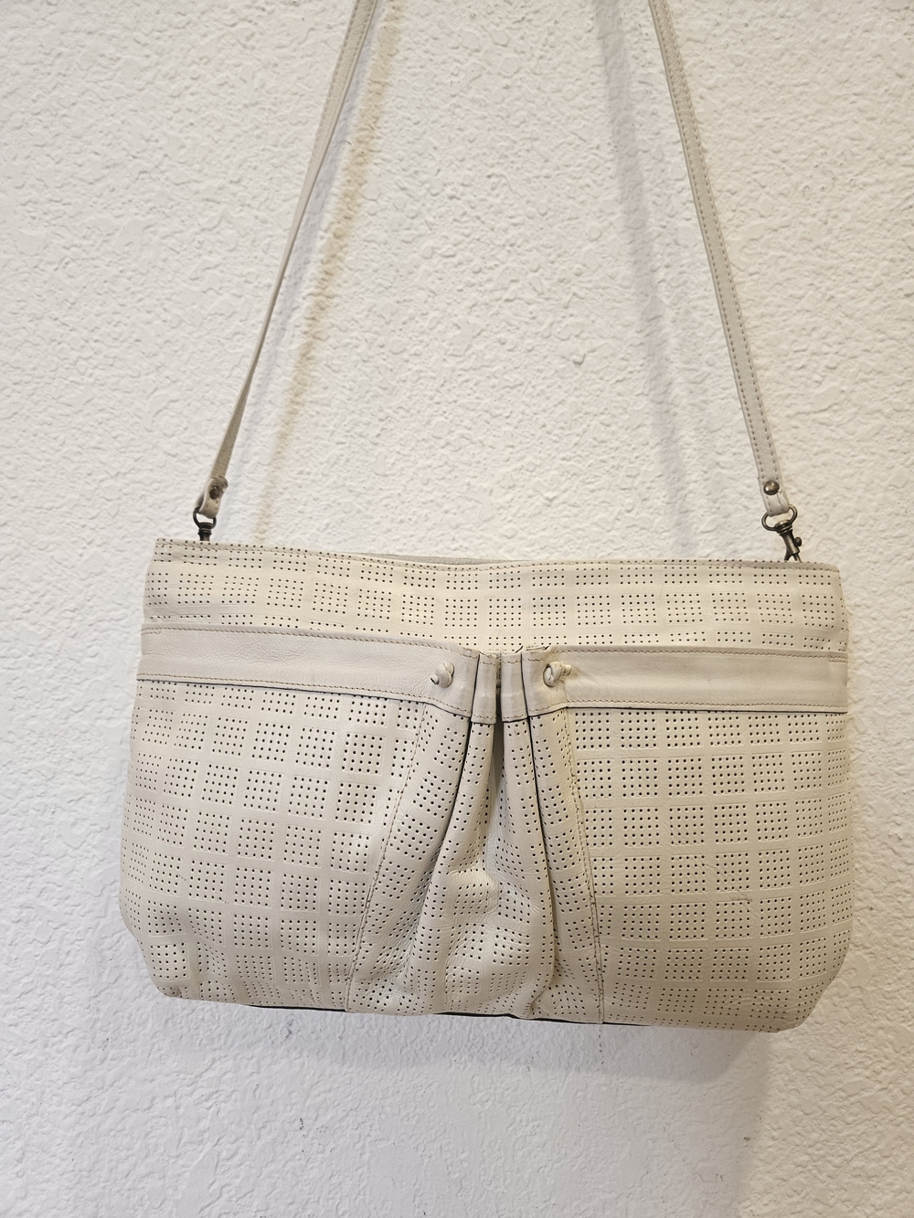Vintage 80s Charles Klein Cream Leather Cinched Crossbody Handbag Italy